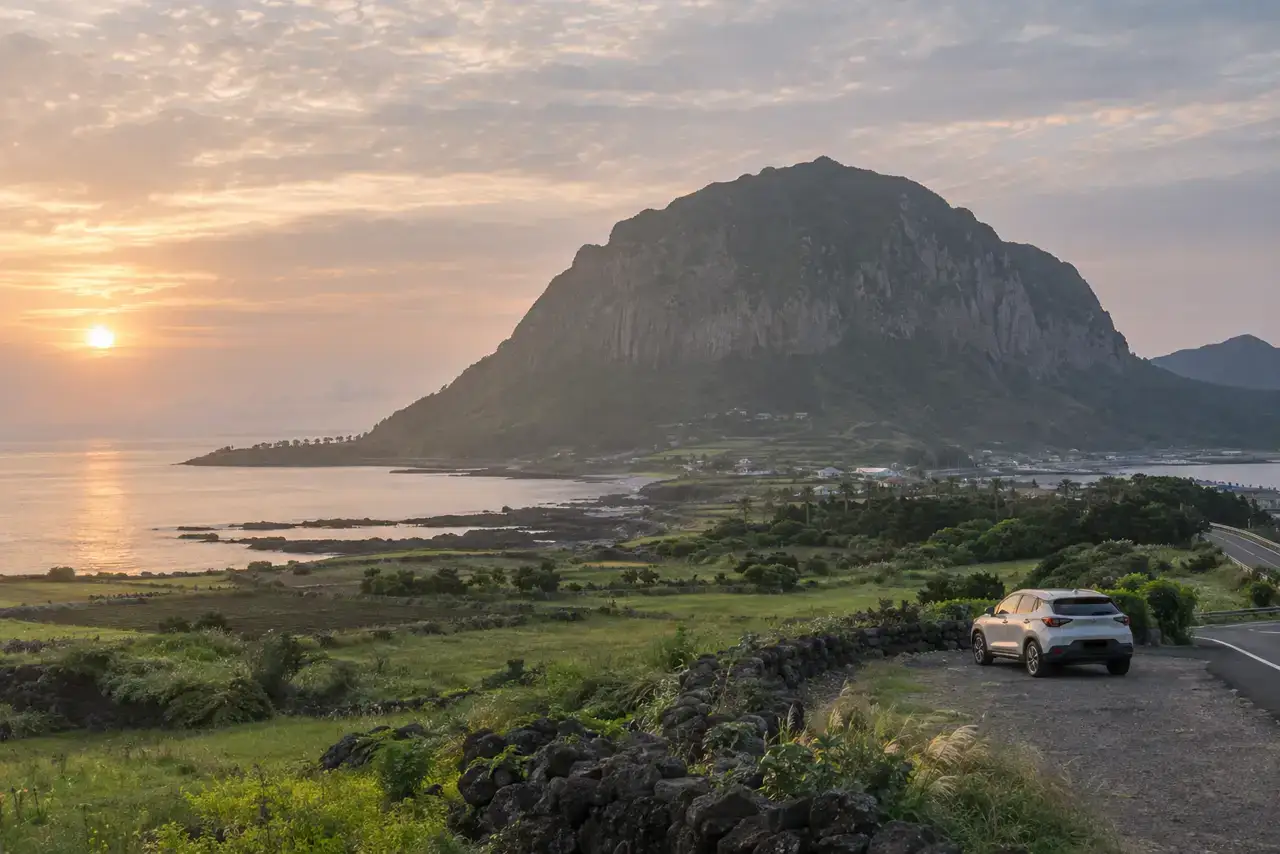 Jungmun or Andeok? Choosing a Southwest Jeju Base for Four Driving Days